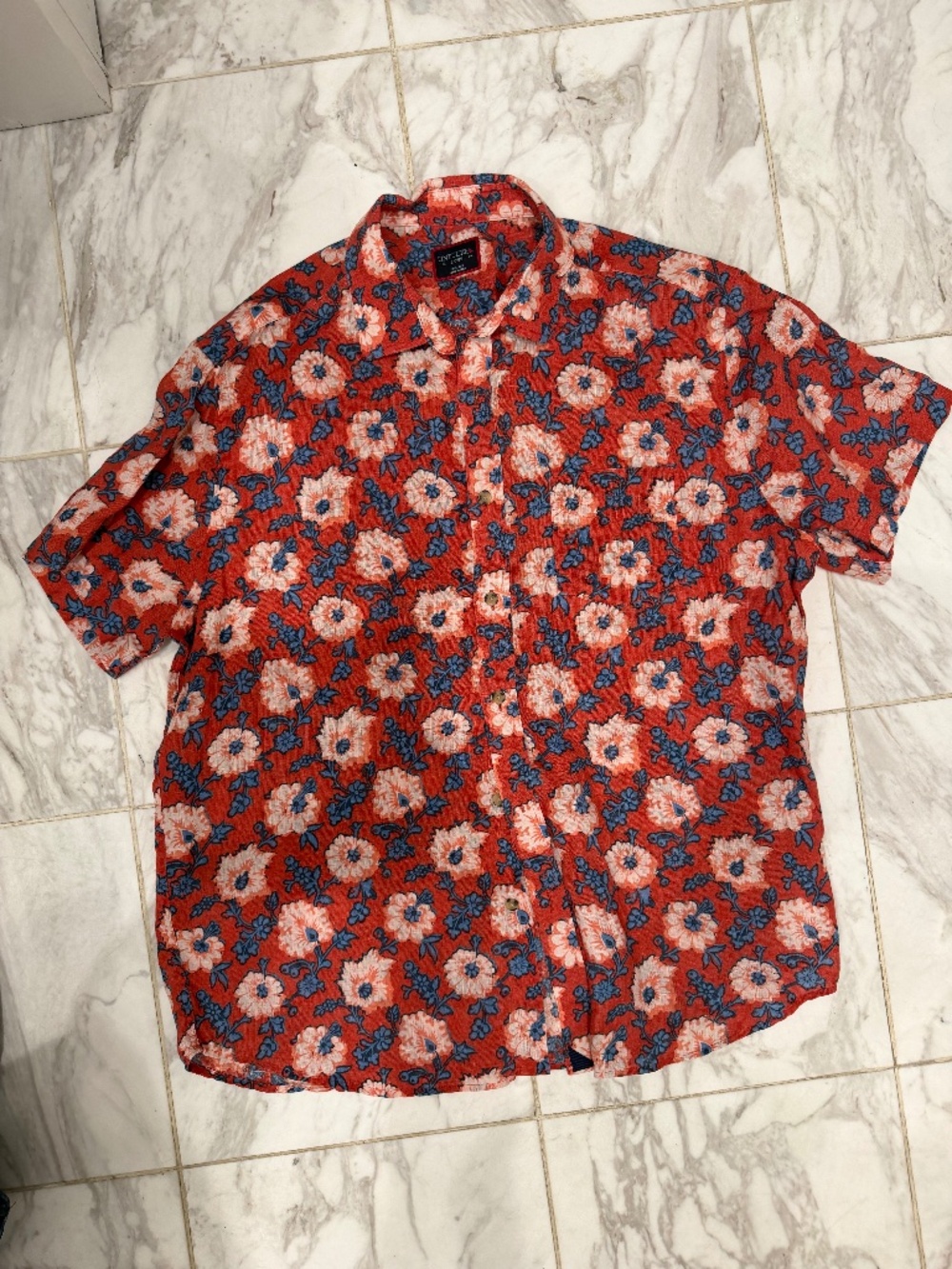 Men’s Lg UntuckIt button down: Linen
